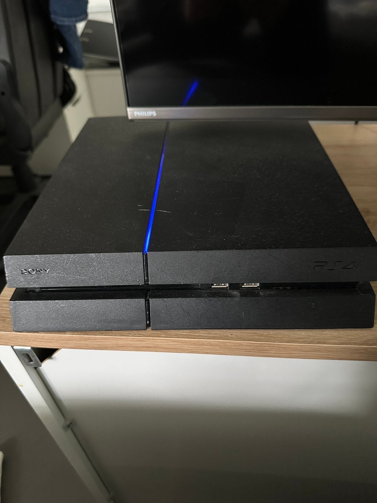 Playstation 4 plus controler, Spelcomputers en Games, Spelcomputers | Sony PlayStation 4, Ophalen of Verzenden, Zo goed als nieuw