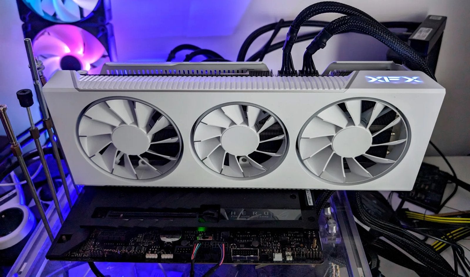 XFX AMD Radeon RX 7800 XT White (Factuur & Doos), Computers en Software, Videokaarten, Nieuw, AMD, PCI-Express 4.0, GDDR6, HDMI