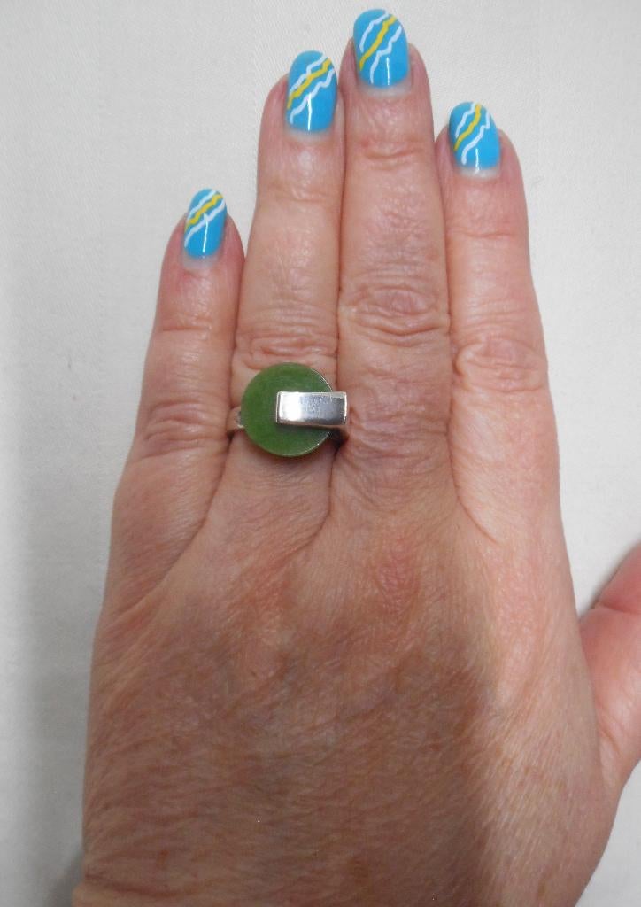 Zilveren modernist ring met groene steen maat 16.5 nr.1566