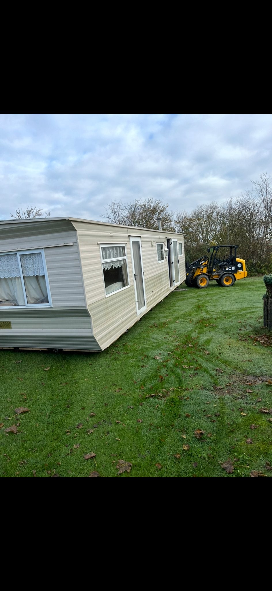 Stacaravan met klompenhok op vlonders top tijdens verbouwing, Caravans en Kamperen, Tot en met 4