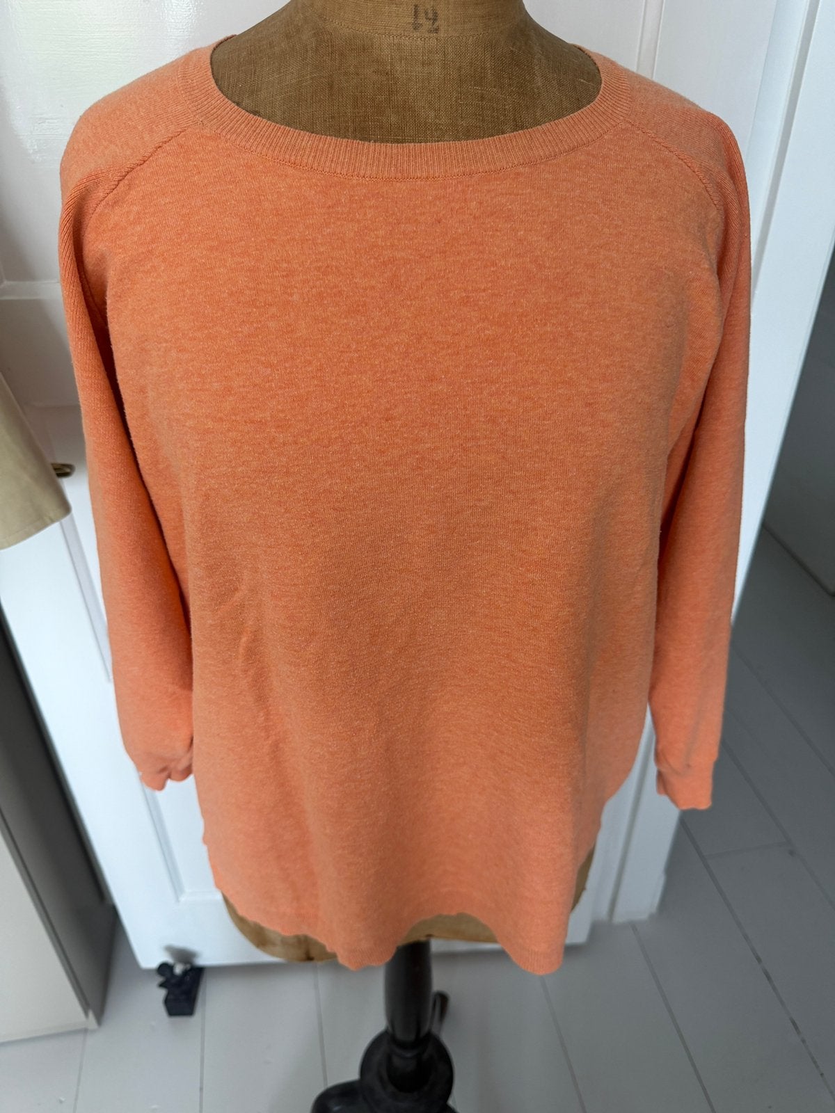 Trui Humanoid maat L, Kleding | Dames, Ophalen of Verzenden, Zo goed als nieuw, Maat 42/44 (L), Oranje