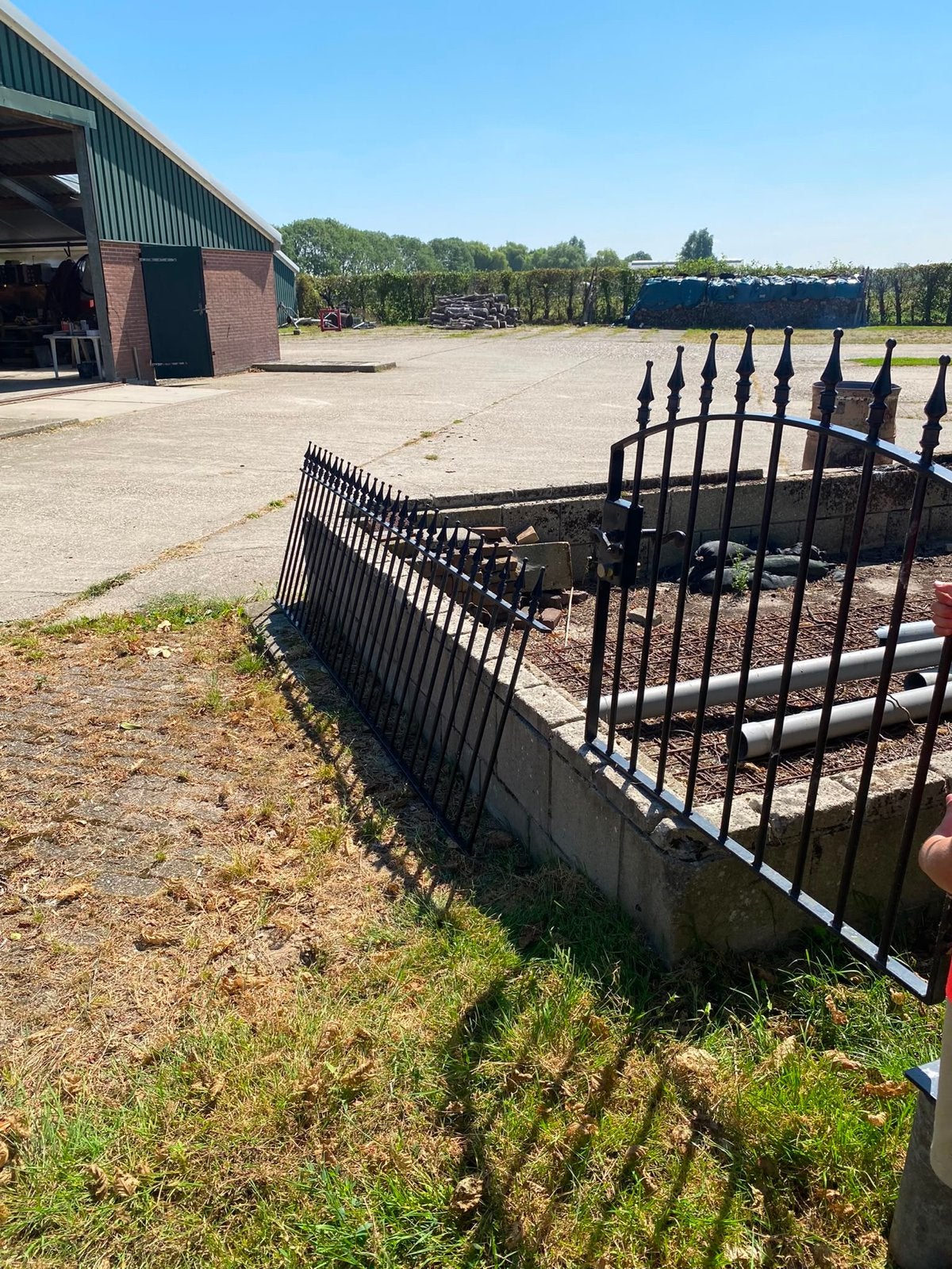 Gietijzeren Spijlen Hekwerk met Looppoort en Palen - Zwart, Tuin en Terras, Ophalen, Met poort, Gebruikt, Spijlenhekwerk