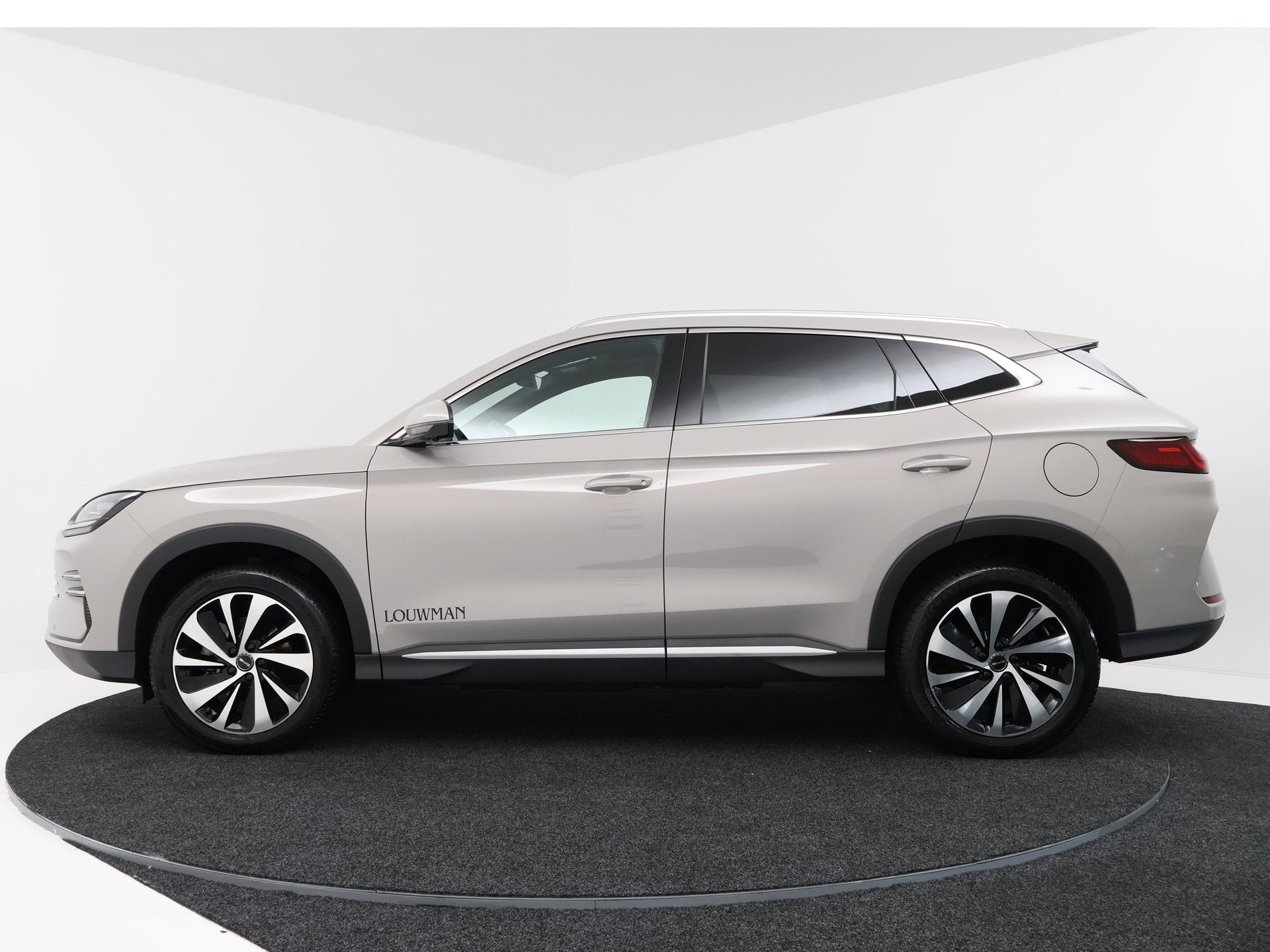 BYD SEAL U 1.5 T DM-i AWD Design | Origineel NL! | NAP! | BT, Auto's, BYD, Automaat, 12 maanden, Seal U, 1498 cc