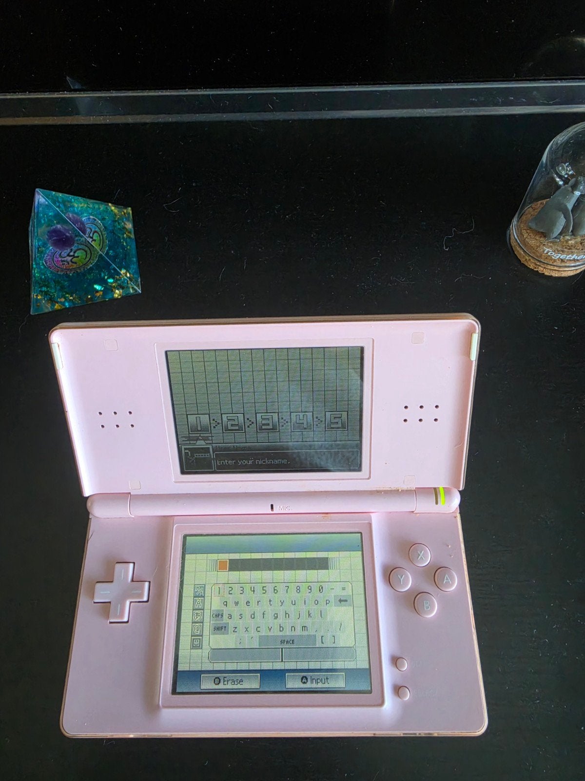 Roze Nintendo DS met 4 spellen en hoesje, Spelcomputers en Games, Gebruikt, Ophalen of Verzenden, Roze, Met beschermhoes of tas