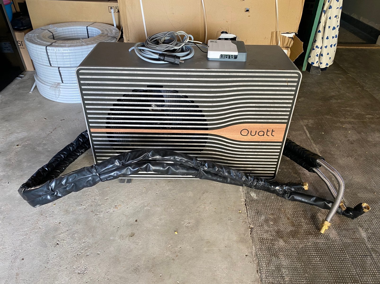 Quatt Hybrid monoblock warmtepomp units 2x, Doe-het-zelf en Verbouw, Verwarming en Radiatoren, Ophalen, Gebruikt, Hoog rendement (Hr)