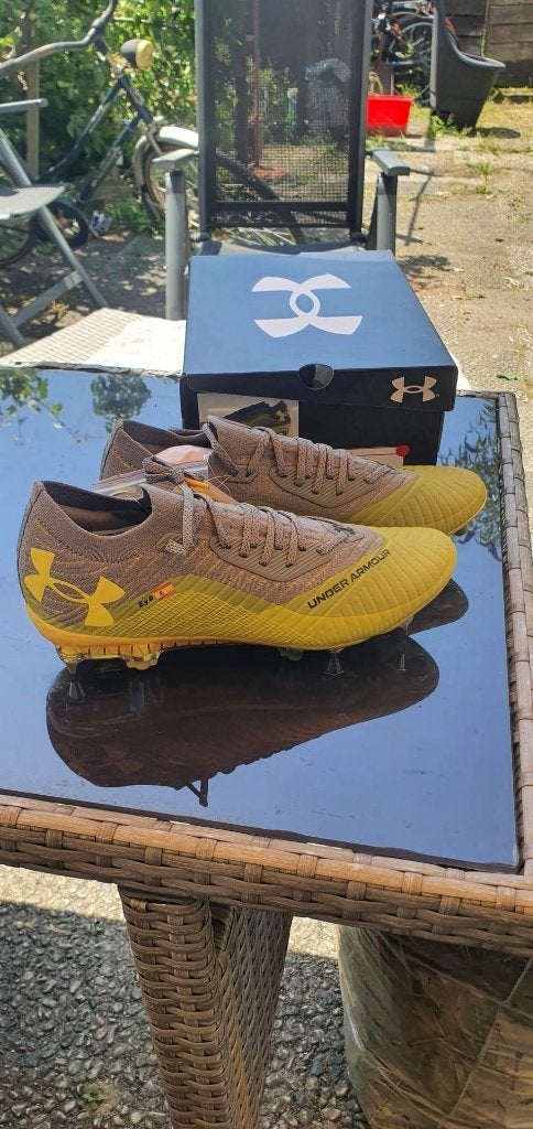 Under Armour voetbal schoenen, Schoenen, Nieuw, Maat M, Ophalen of Verzenden