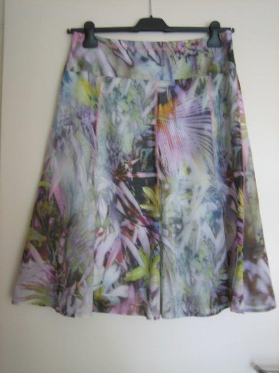 Prachtige rok met bladerprint in pastel BASLER 40 snazzeys, Maat 38/40 (M), Basler, Nieuw, Onder de knie