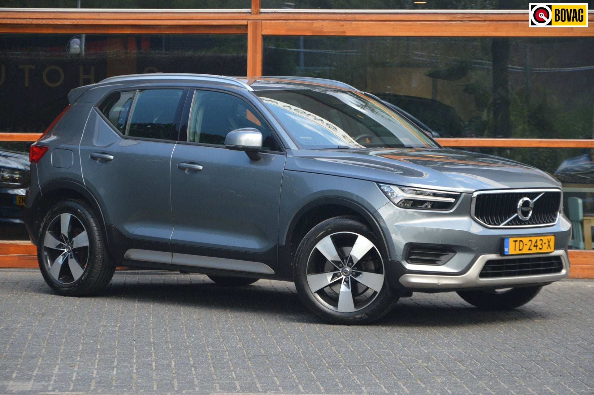 Volvo XC40 2.0 T4 Momentum | Camera | Trekhaak 1800KG | Appl, Auto's, 1969 cc, Origineel Nederlands, Bedrijf, Automatische klimaatregeling
