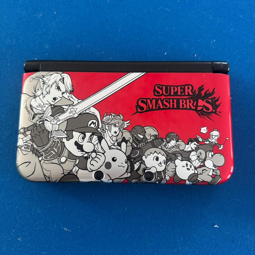 Nintendo 3DS XL Super Smash Bros Editie 32 GB sd kaart, Spelcomputers en Games, Gebruikt, 3DS XL, Ophalen of Verzenden, Rood