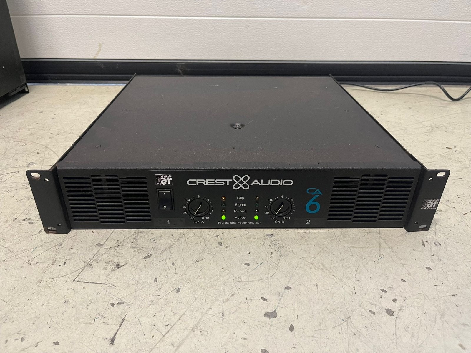 Crest Audio CA6 Professionele Eindversterker, Overige merken, Gebruikt, Ophalen of Verzenden, 120 watt of meer