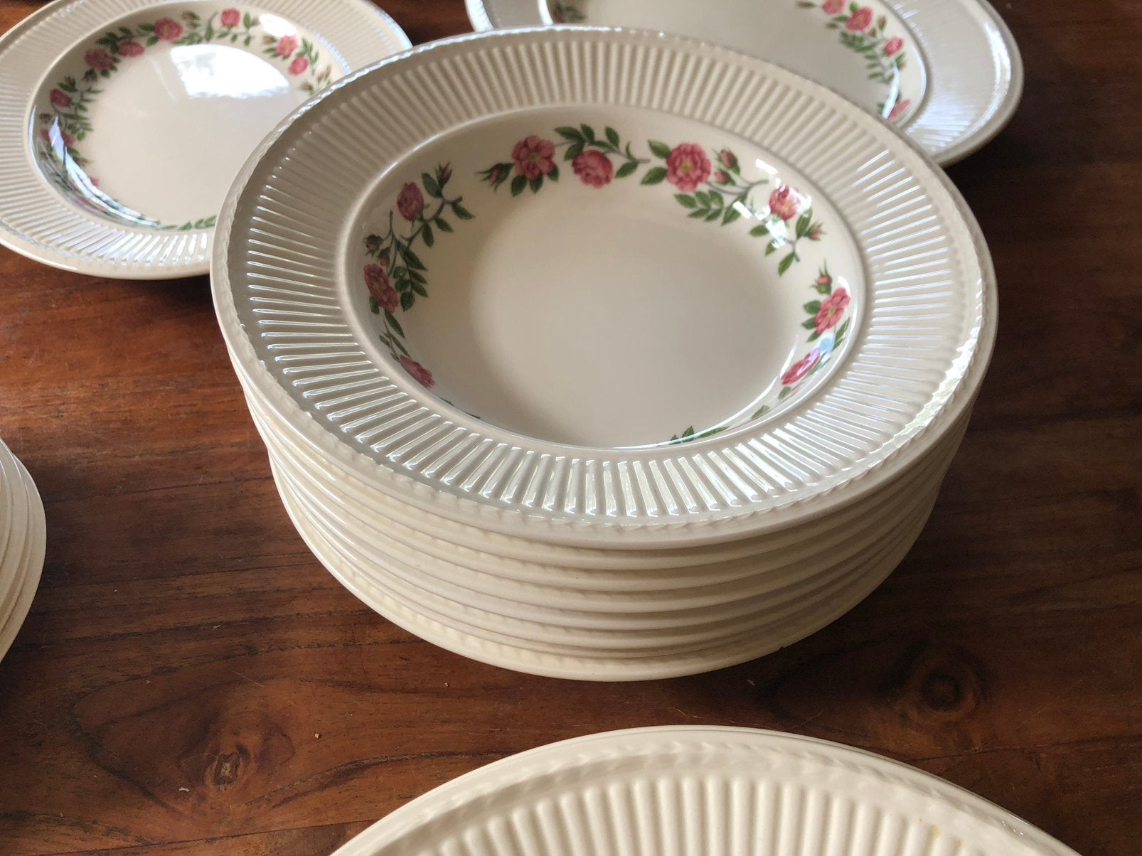 Wedgwood rosalond 6 diepe borden 22/23cm, Ophalen of Verzenden, Zo goed als nieuw, Bord(en), Wedgwood