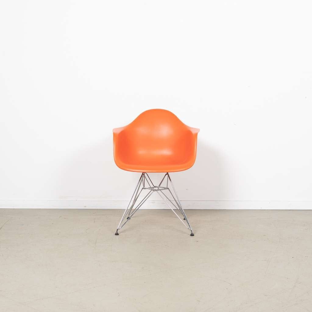 2x Vitra Eames DAR Stoel Oranje Kunststof - Chroom, Niet ingevuld, Twee, Overige kleuren, Niet ingevuld
