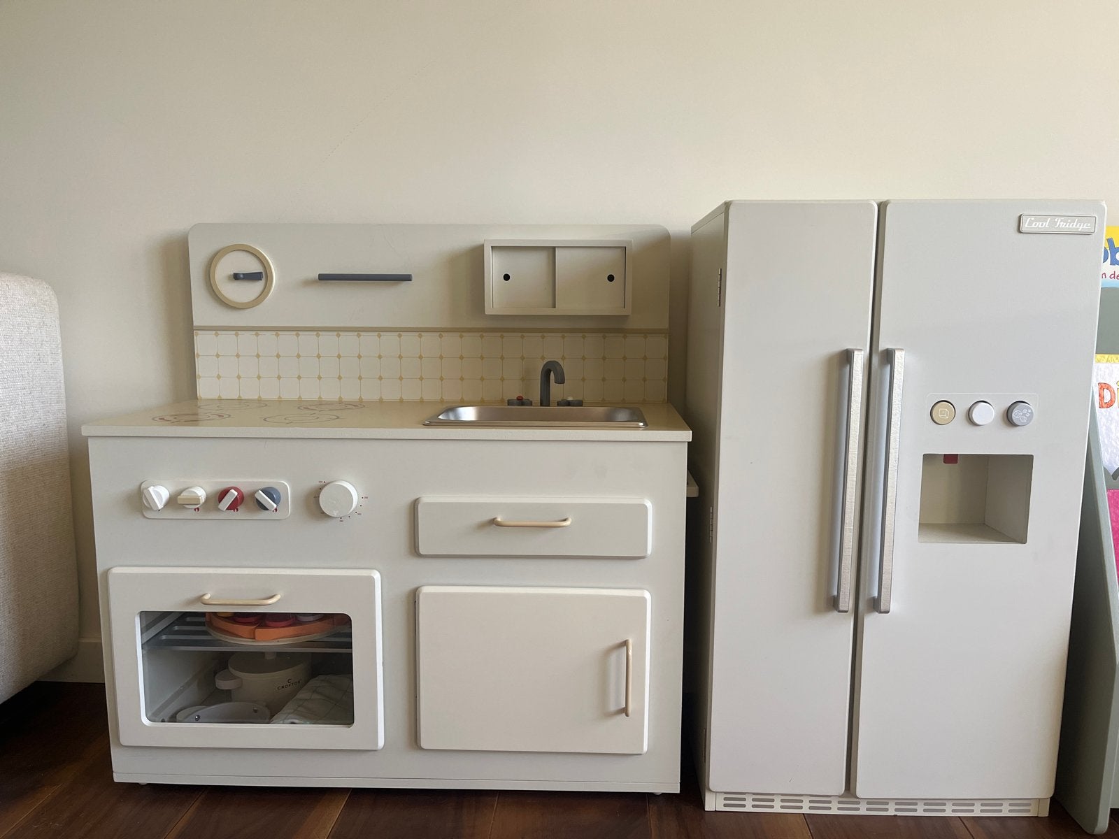 Houten speelgoedkeuken en koelkast set van Zara Home, Ophalen, Zo goed als nieuw, Meubelstuk of Keukentje