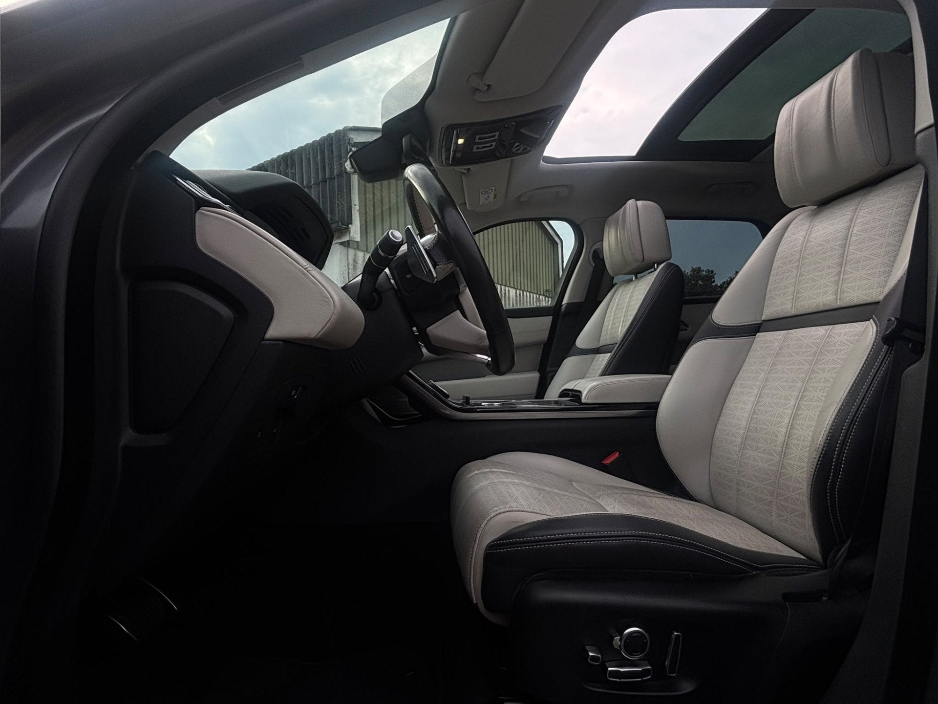 Land Rover Range Rover Velar 3.0 V6 AWD R-Dynamic HSE |PANO|, Auto's, Gebruikt, 2993 cc, 241 €/maand, Bedrijf