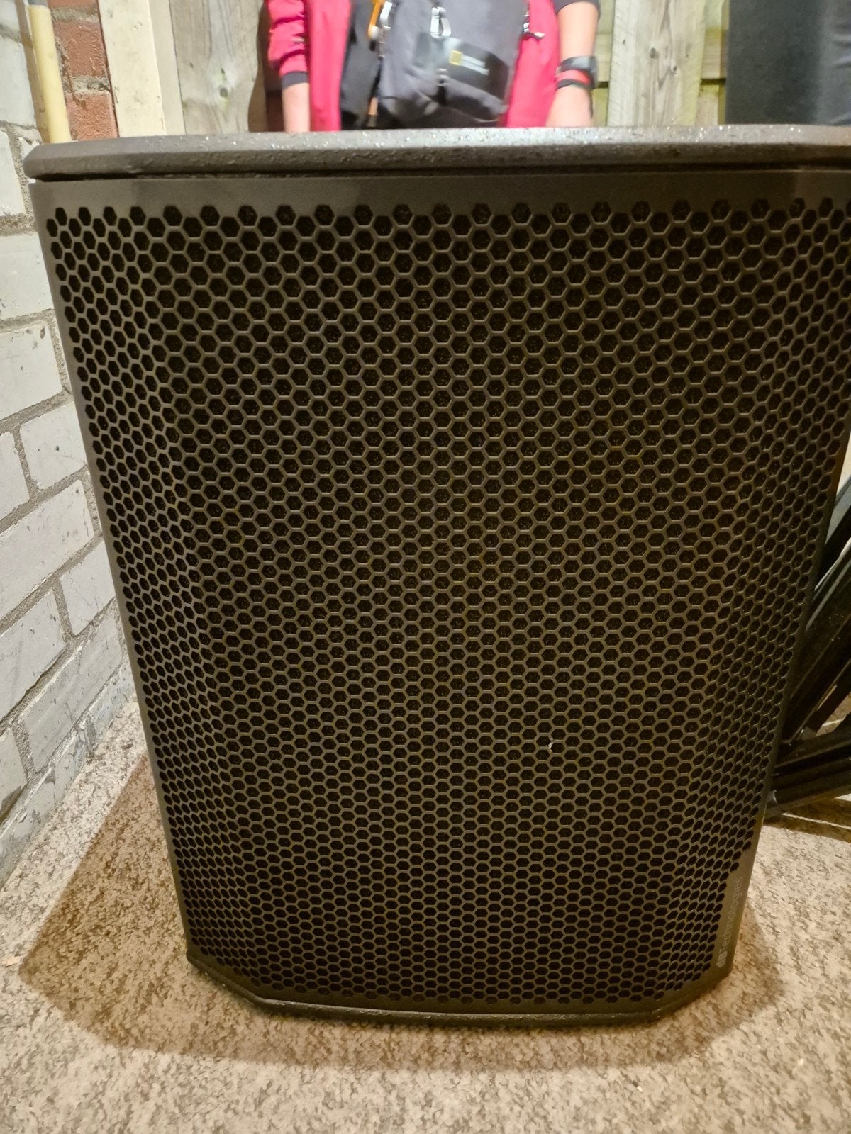 db Technologies 615 subwoofer with K&M pole, Subwoofer, Zo goed als nieuw, Ophalen, 150 watt of meer