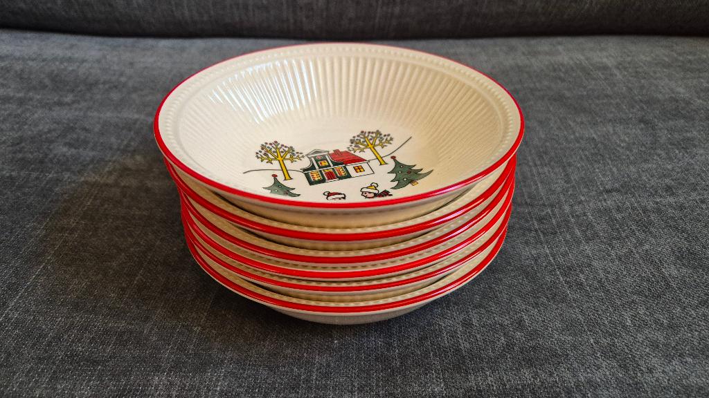 6 Wedgwood Christmas schaaltjes, Keramiek, Ophalen of Verzenden, Wedgwood, Schaal of Schalen