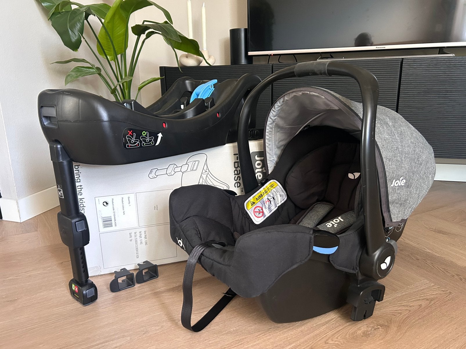Joie maxicosi met i-base, 0 t/m 18 kg, Afneembare rugleuning, Zo goed als nieuw, Isofix