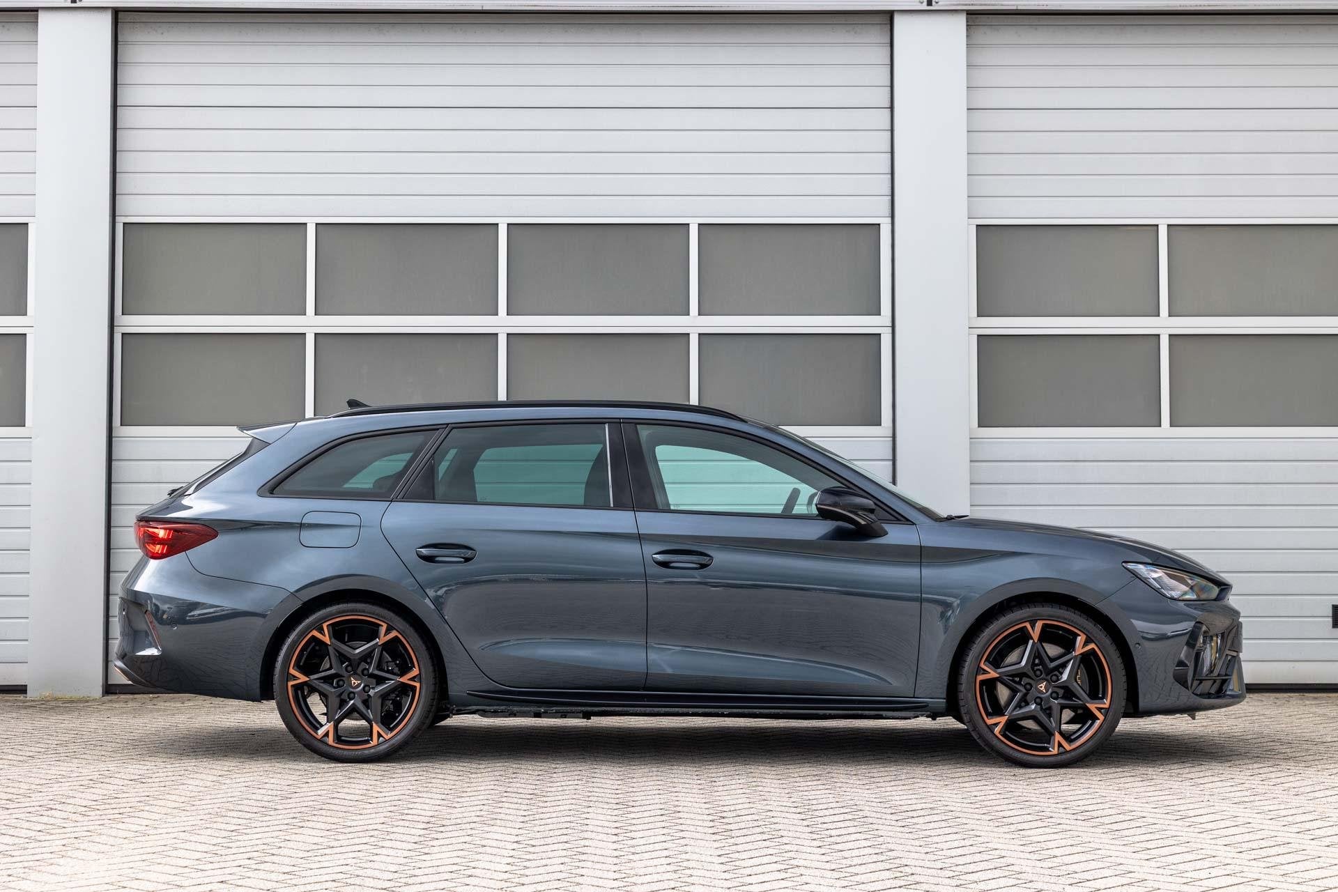 Foto 3 van CUPRA Leon Sportstourer 1.5 TSI e-Hybrid 272pk VZ Performanc