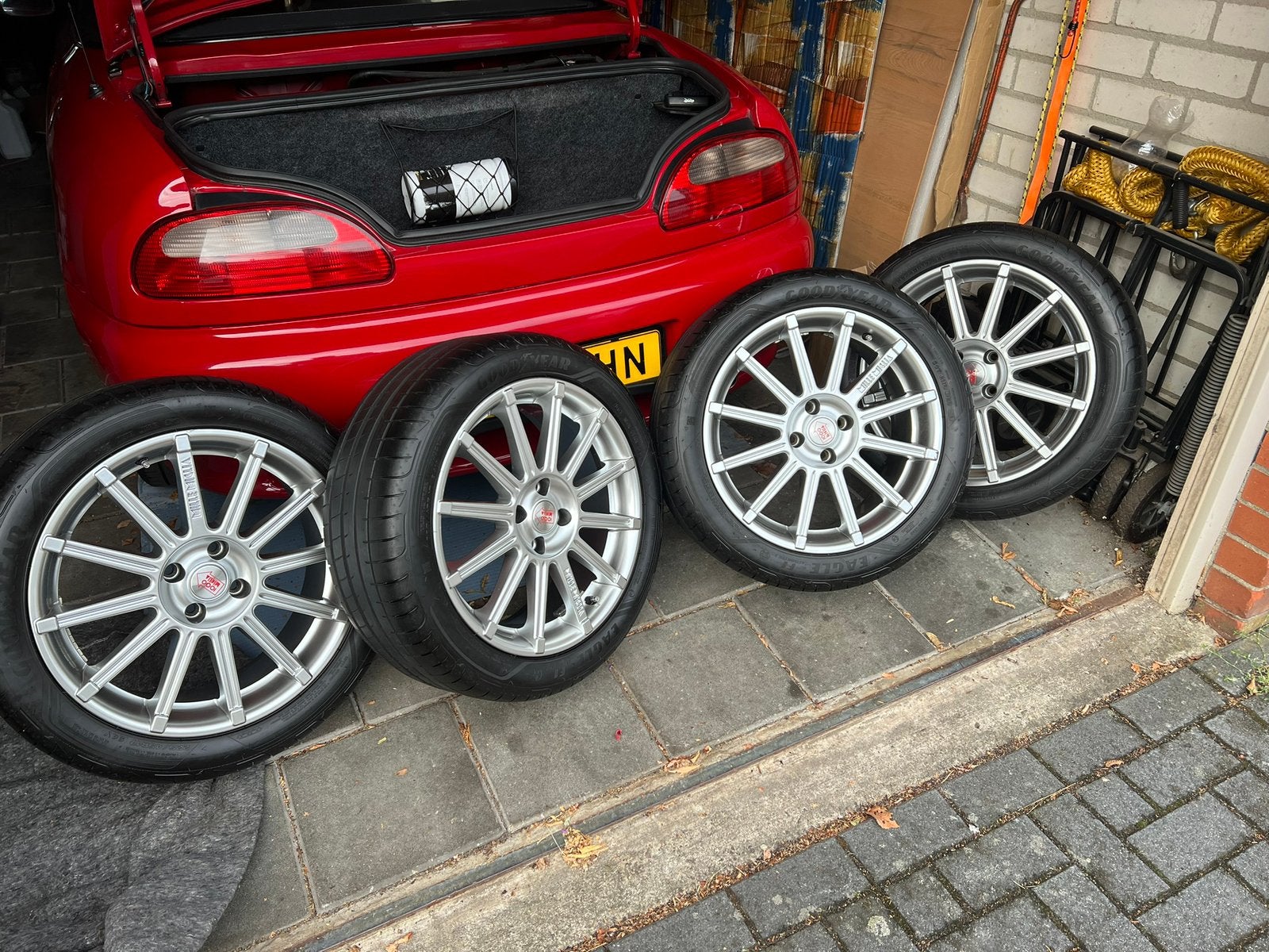 4x100 17inch velgen met banden conditie z.g.a.n., Auto-onderdelen, Banden en Velgen, Ophalen, 17 inch, Zomerbanden