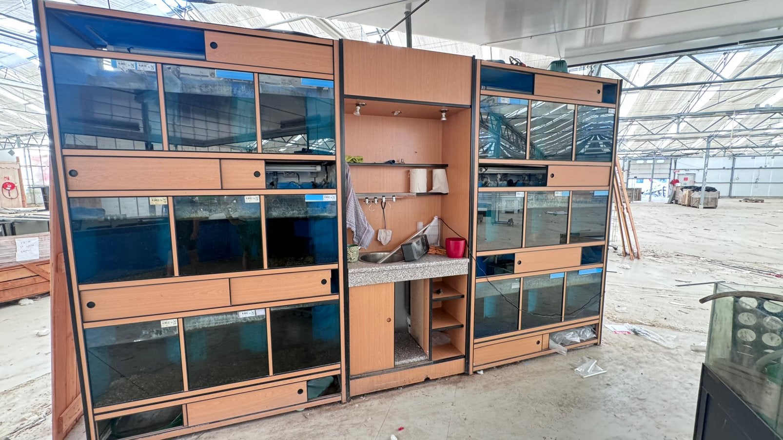 Vis / vijver bakken - winkel inventaris - vis aquarium, Ophalen of Verzenden, Zo goed als nieuw, Hout, Vogelkooi