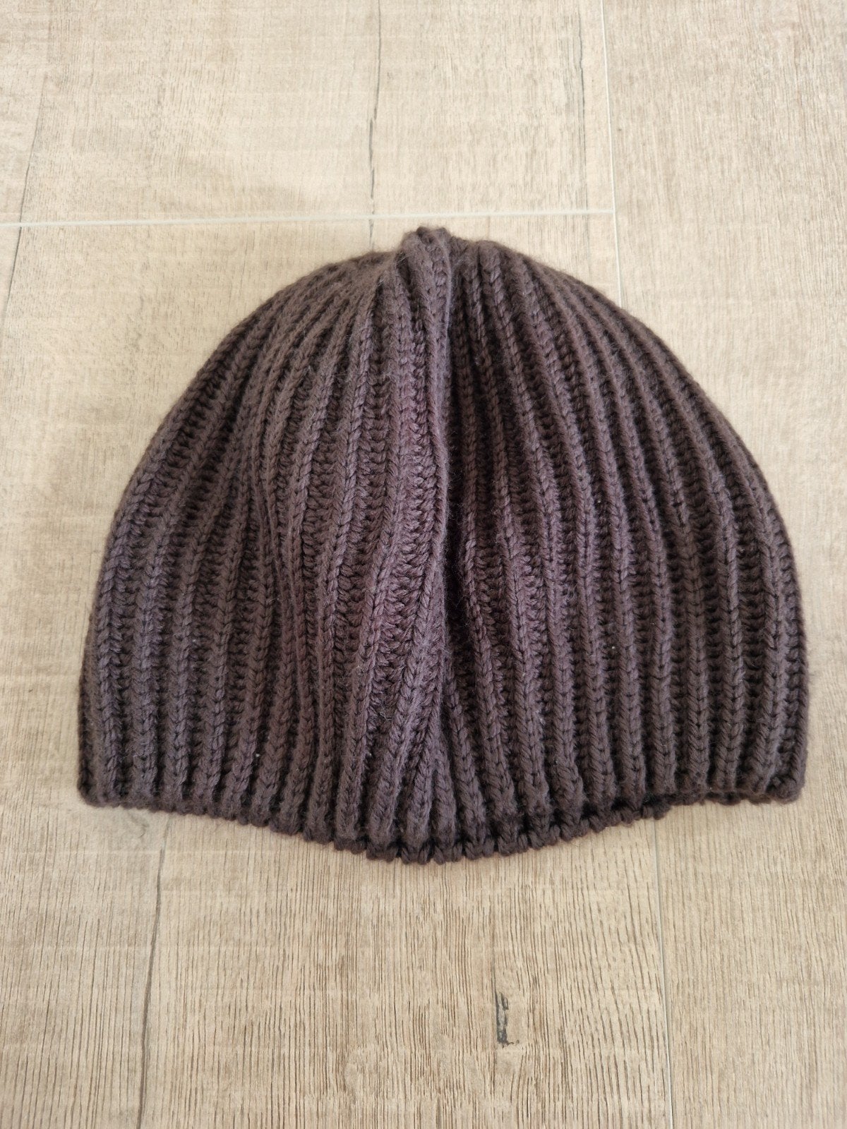 Nieuwe donkerbruine gebreide muts, Ophalen of Verzenden, Nieuw, Muts