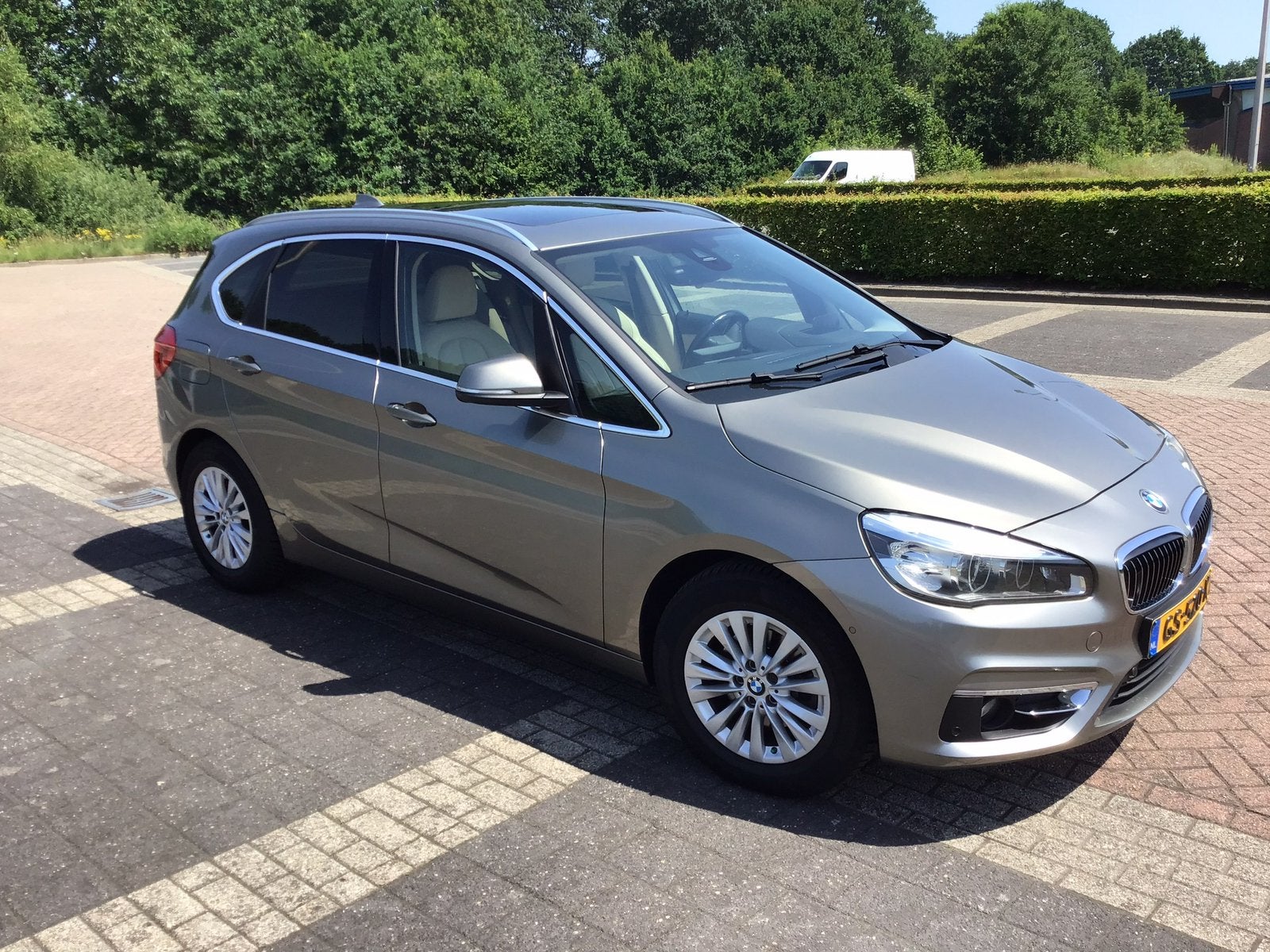 BMW 2-Serie Active Tourer 2.0 218D AUT 2015 Grijs, Auto's, 1995 cc, 4 cilinders, Origineel Nederlands, 24 km/l