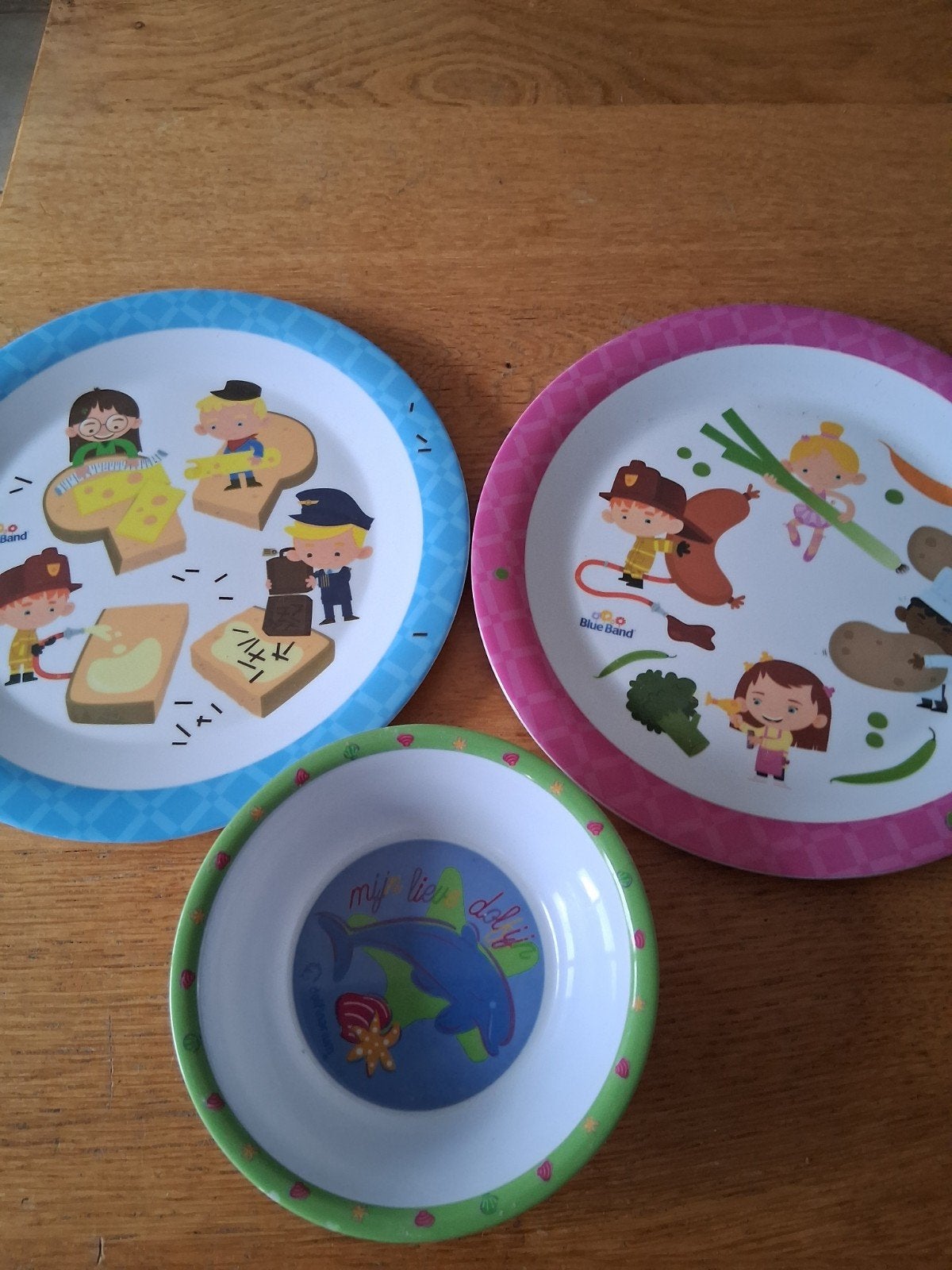 2 platte en 1 diep plastic bordjes (nieuw)per stuk, Ophalen of Verzenden