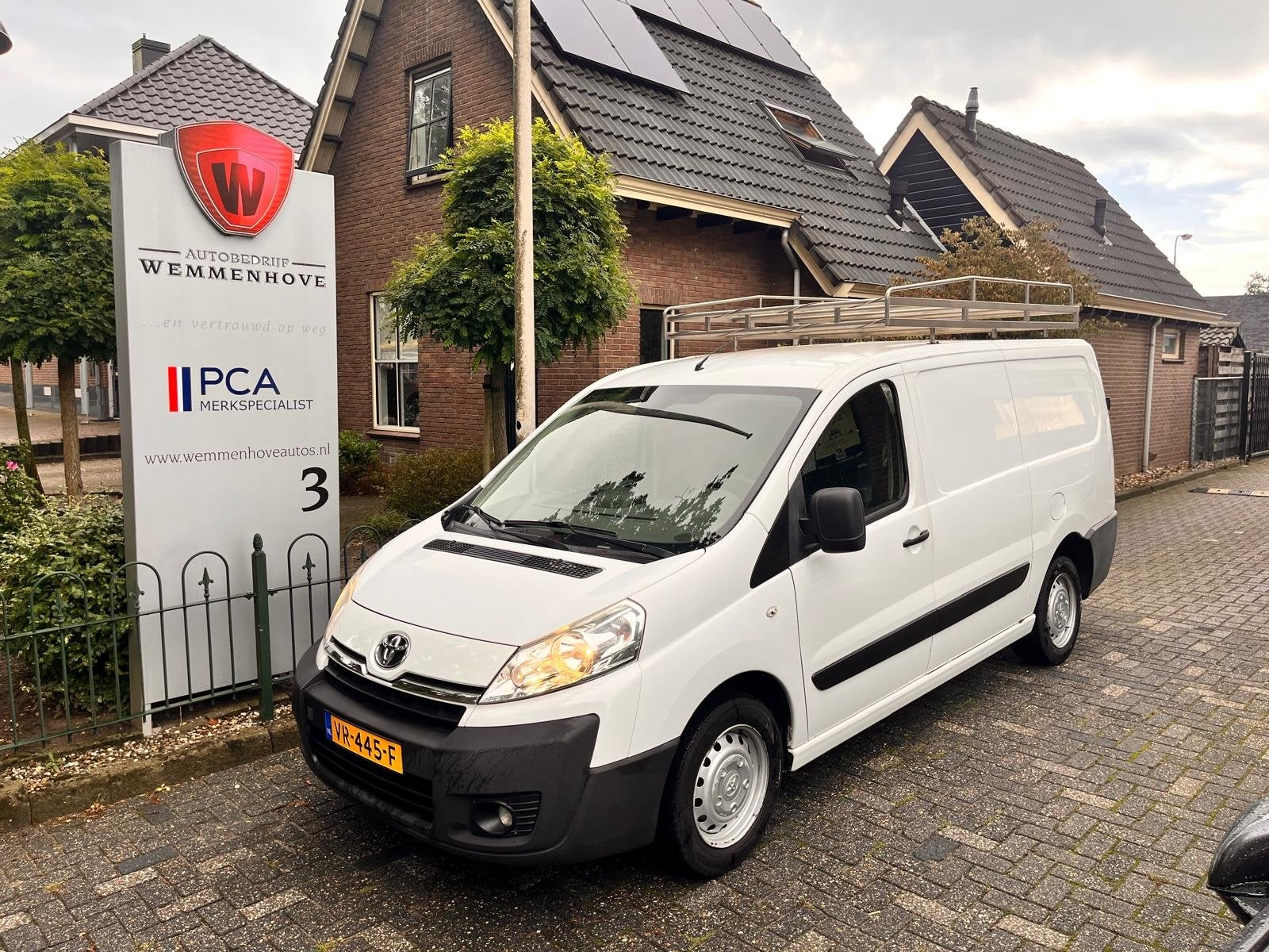 Toyota ProAce 2.0D L2H1 Aspiration (bj 2015), Auto's, Bestelauto's, Voorwielaandrijving, Euro 5, Stof, Gebruikt
