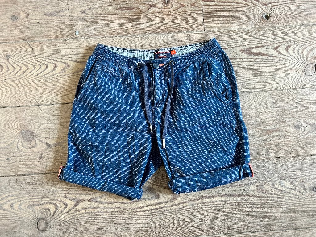 Superdry International chino short maat 30 weinig gedragen, Kleding | Heren, Broeken en Pantalons, Ophalen of Verzenden, Zo goed als nieuw