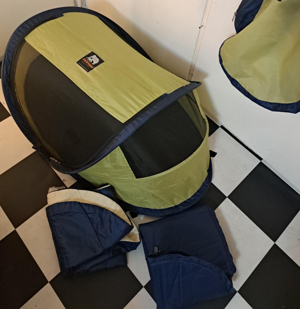 Deryan campingbedje babytent
is een handig campingbedje dat, Kinderen en Baby's, Babywiegjes en Ledikanten, Ophalen of Verzenden