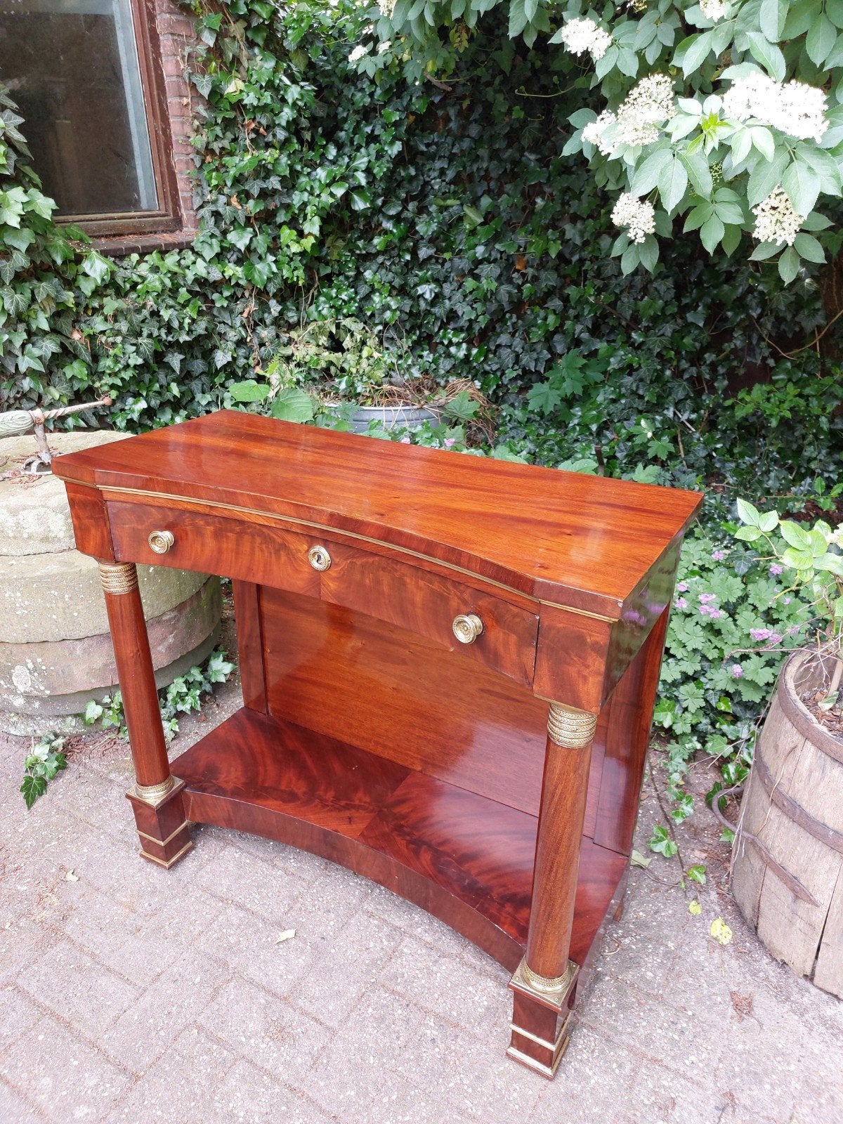 Trumeau, sidetable. Wandtafel., Ophalen