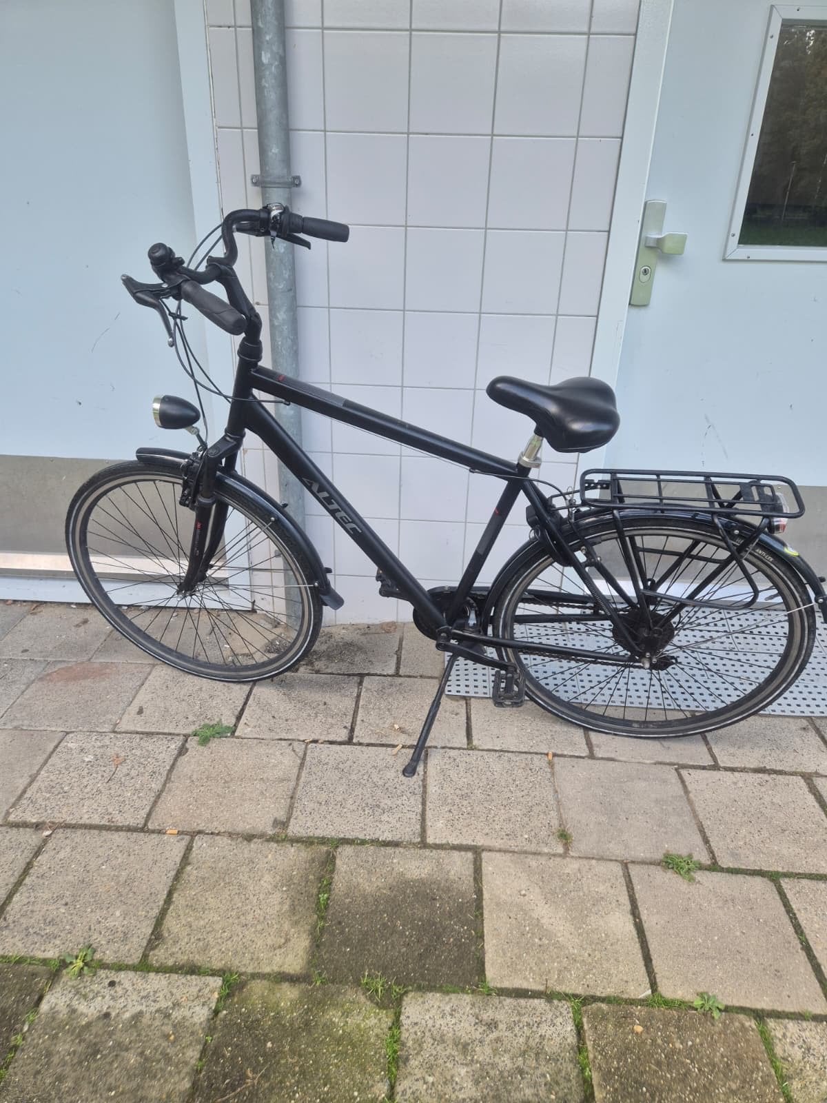 Altec fiets, zwart, met bagagedrager, Fietsen en Brommers, Ophalen, Gebruikt, Overige merken, Versnellingen