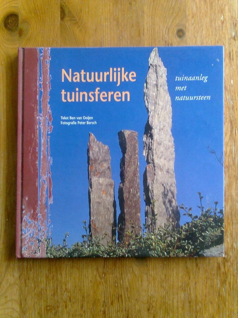 Natuurlijke tuinsferen, tuinaanleg met natuursteen, Boeken, Wonen en Tuinieren, Ophalen of Verzenden, Zo goed als nieuw