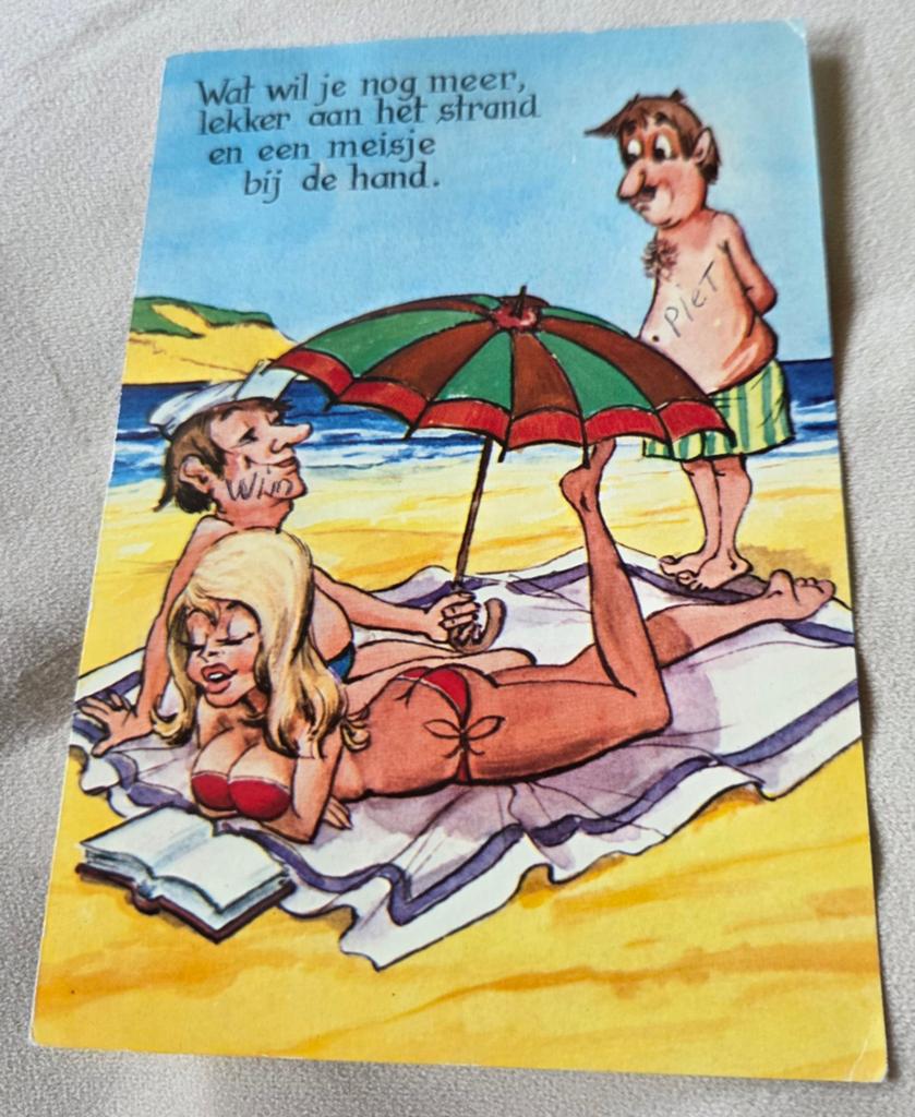 Sexy vrouw in rode bikini op het strand krijgt veel bekijks, Verzenden, Gelopen, Overige thema's