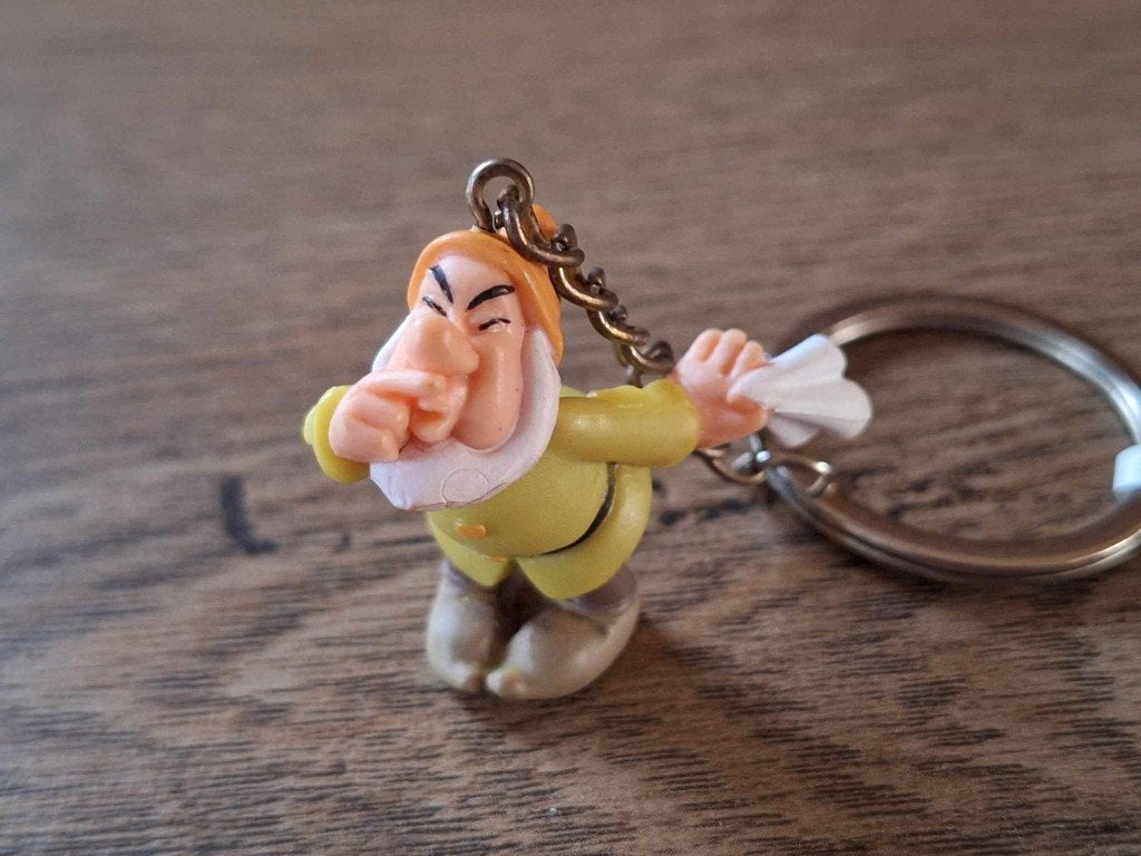 Sleutelhanger : Disney : Sneezy !!, Verzamelen, Sleutelhangers, Nieuw, Overige typen, Ophalen of Verzenden