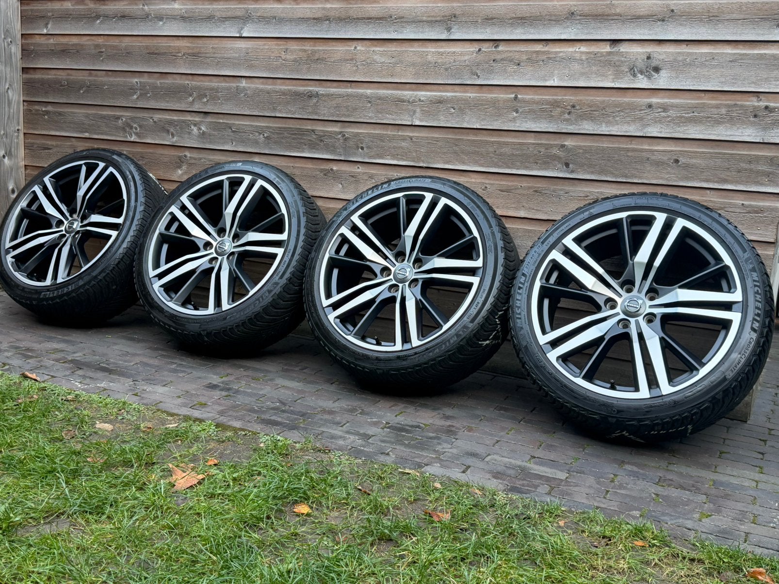 Orig Volvo S60 V60 R-design 19 inch velgen + all season, Auto-onderdelen, 19 inch, Gebruikt, Banden en Velgen, Ophalen of Verzenden