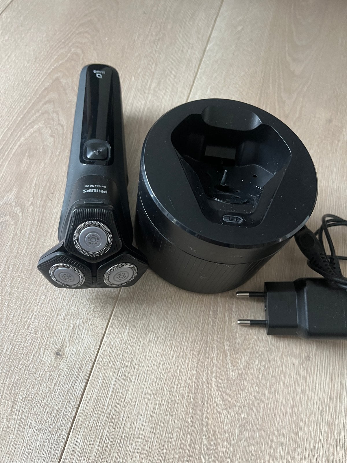 Philips Shaver Series 5000 S5988 met reiniging apparaat, Ophalen of Verzenden, Zo goed als nieuw