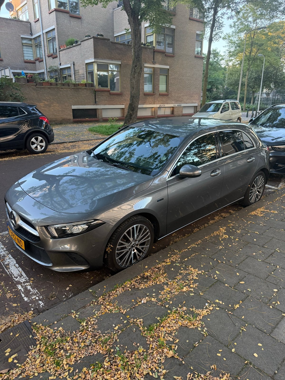 Mercedes-Benz A-Klasse A 250 e 218pk 8G-DCT 2021 Grijs, 160 pk, Plug-in hybride, 1600 kg, 93 €/maand