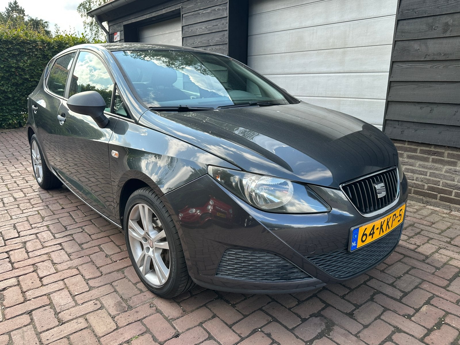 Seat Ibiza 1.2 44KW 5DRS 2010 Grijs, Voorwielaandrijving, 40 €/maand, 1198 cc, Ibiza