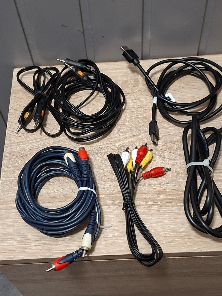 Diverse kabels muziek en tv, Audio, Tv en Foto, Audiokabels en Televisiekabels, Ophalen of Verzenden, Nieuw, Minder dan 2 meter