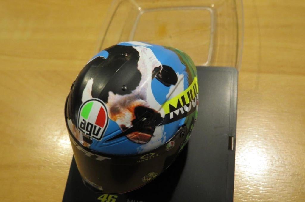 Valentino Rossi AGV helmet 2021 Mugello 1:5, Hobby en Vrije tijd, Modelauto's | 1:5 tot 1:12, Serviceclientele@altaya.be, Overige typen