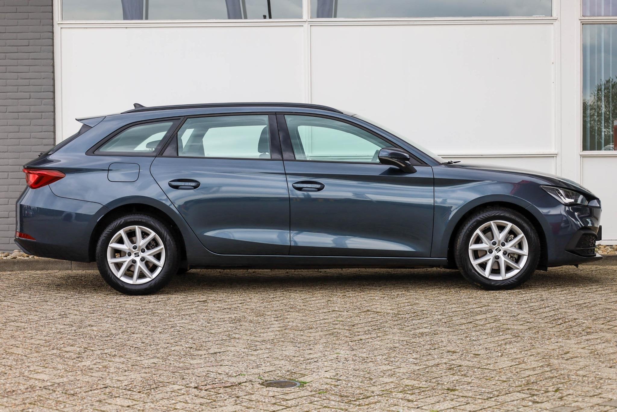SEAT Leon Sportstourer 1.0 TSI 110pk Style | LED Verlichting, Voorwielaandrijving, 12 maanden, Stof, Gebruikt