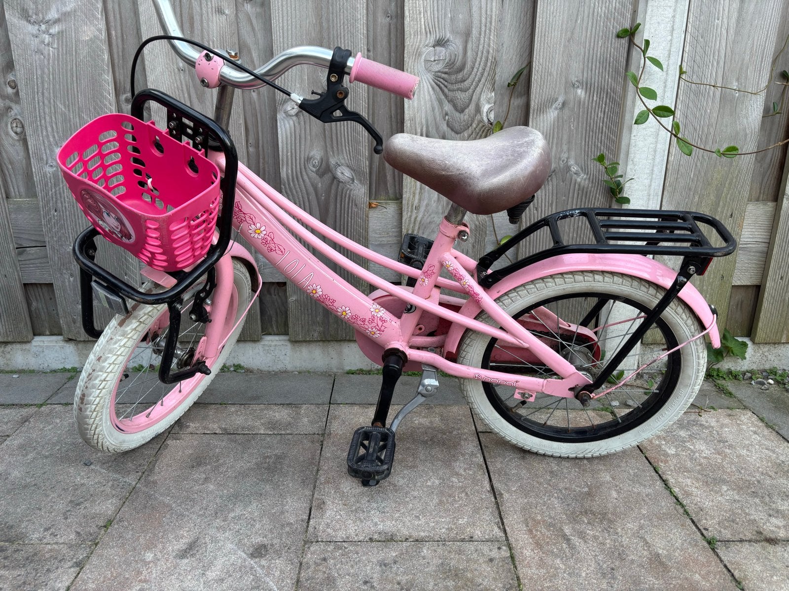 Roze kinderfiets 16 inch met mandje en bagagedrager, Ophalen, Gebruikt, Velgrem, 16 tot 20 inch