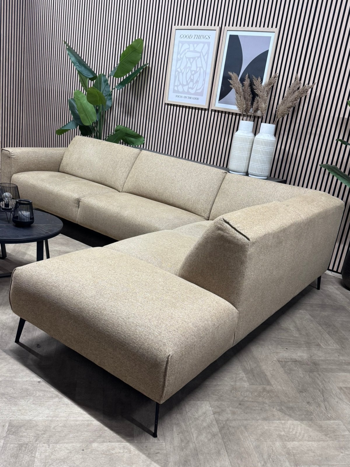 ZGAN | Montel Soul Design Hoekbank - Mustard - 305 x 225, Huis en Inrichting, -, -, Hoekbank, 300 cm of meer