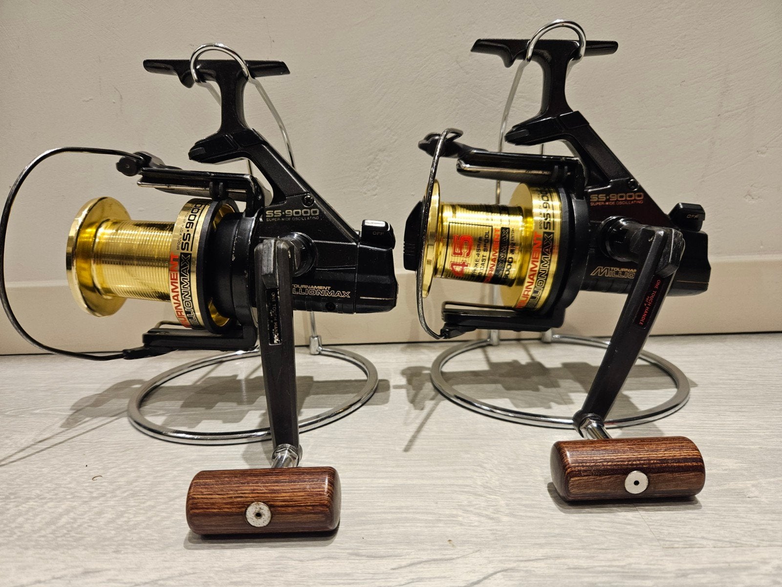 2 Daiwa Whisker Tournament SS9000, Watersport en Boten, Ophalen of Verzenden, Zo goed als nieuw, Complete set