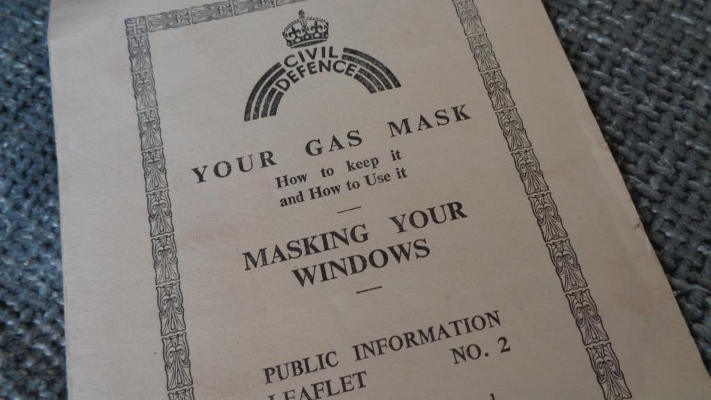 Civil defence 1939 gasmasker verduistering wo2 oorlog, Verzamelen, Militaria | Tweede Wereldoorlog, Verzenden, Overige soorten