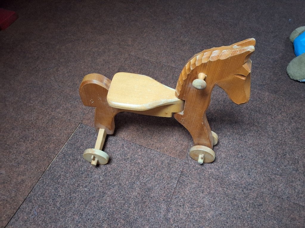 Houten paard op wieltjes, Ophalen, Gebruikt, Rij- of Hobbelspeelgoed
