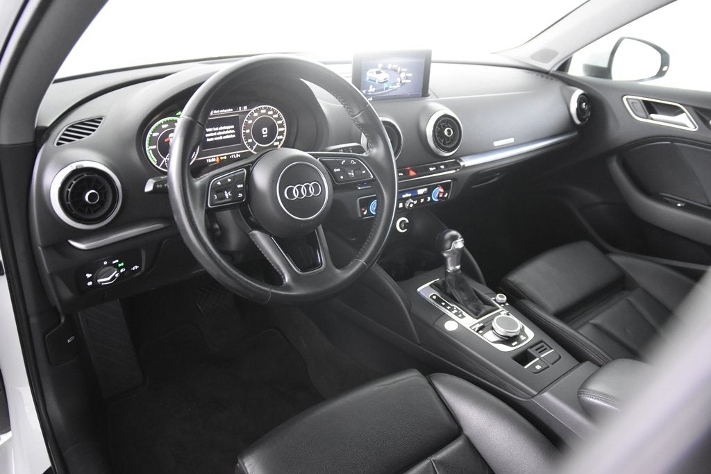 Audi A3 Sportback 40 TFSI e *1ste Eigenaar*Leer*Stoelverwarm, Auto's, Dealer onderhouden, Gebruikt, 4 cilinders, Wit