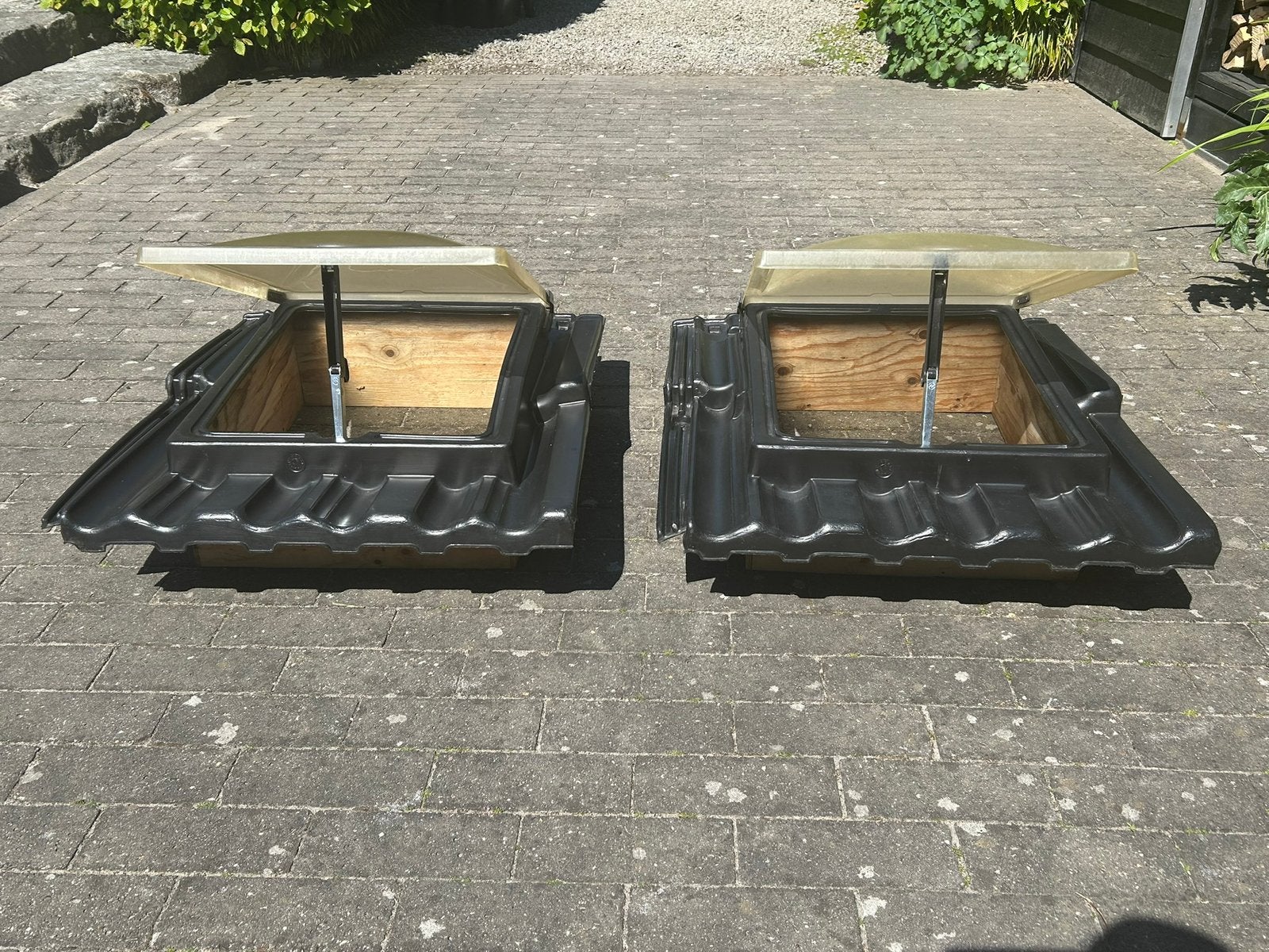 Ubbink dakramen 2 stuks G2-M6, Ophalen of Verzenden, Gebruikt