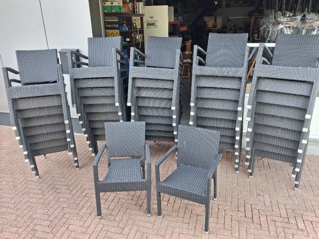 46 horeca terrasstoelen evt. met tafels, Ophalen, Gebruikt, Zwart, Vijf, Zes of meer stoelen